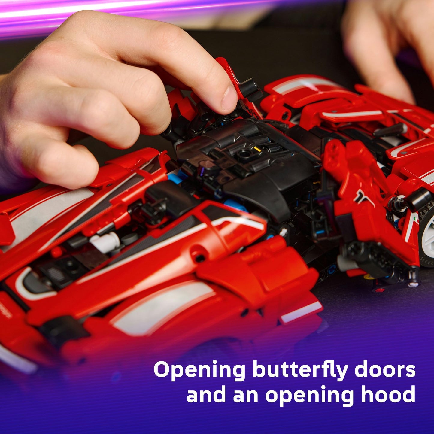 LEGO Technic Ferrari FXX K, Maqueta de Coche de Carreras con Motor V12, Diferencial y Pistones Móviles, Regalo para Niños y Niñas de 10+ Años 42212