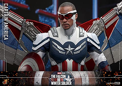 Hot Toys Capitán América 1:6 – Figura de Colección de El Halcón y el Soldado de Invierno, Detalles Realistas, Traje Azul con Escudo y Accesorios, Articulada para Exhibición Premium