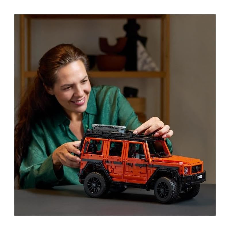 LEGO Technic Mercedes-Benz G 500 Professional Line, Maqueta de Coche 4x4 para Construir, Set de Colección para Adultos, Regalo para Aficionados a la Clase G y al Motor 42177