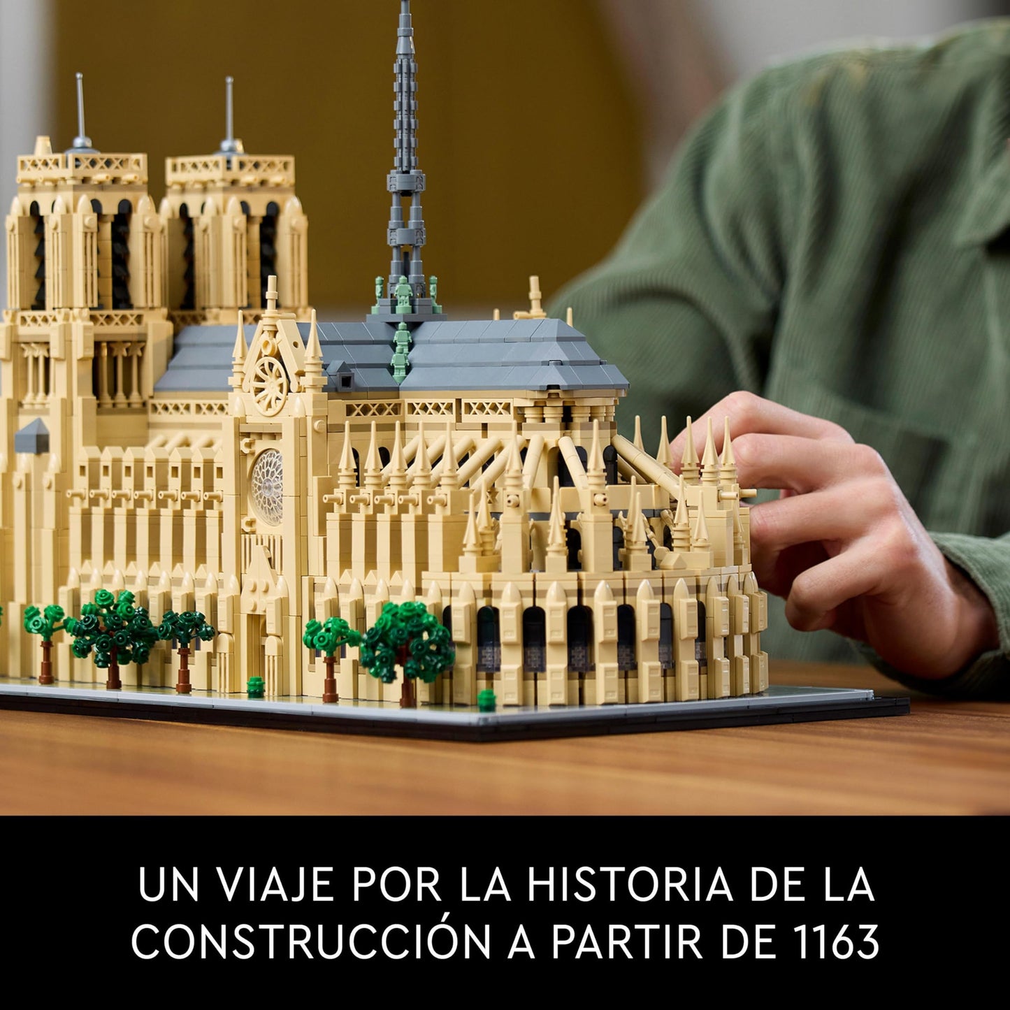 LEGO Architecture Notre Dame de París, Maqueta de Catedral para Construir, Set de Arquitectura y Recuerdo Histórico de Francia, Regalo para Adultos y Aficionados al Patrimonio 21061